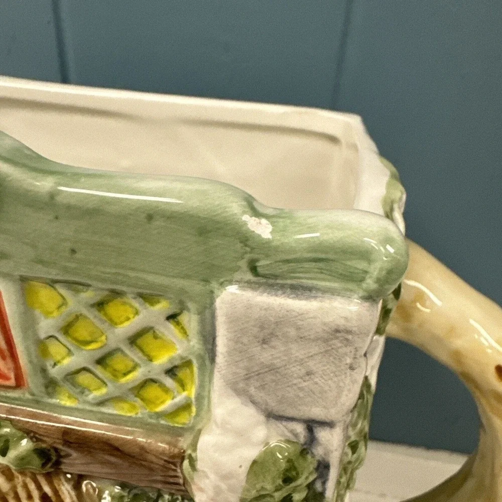 VINTAGE HERITAGE MINT LTD. CERAMIC PITCHER MEDIEVAL STYLE BUILDING‎